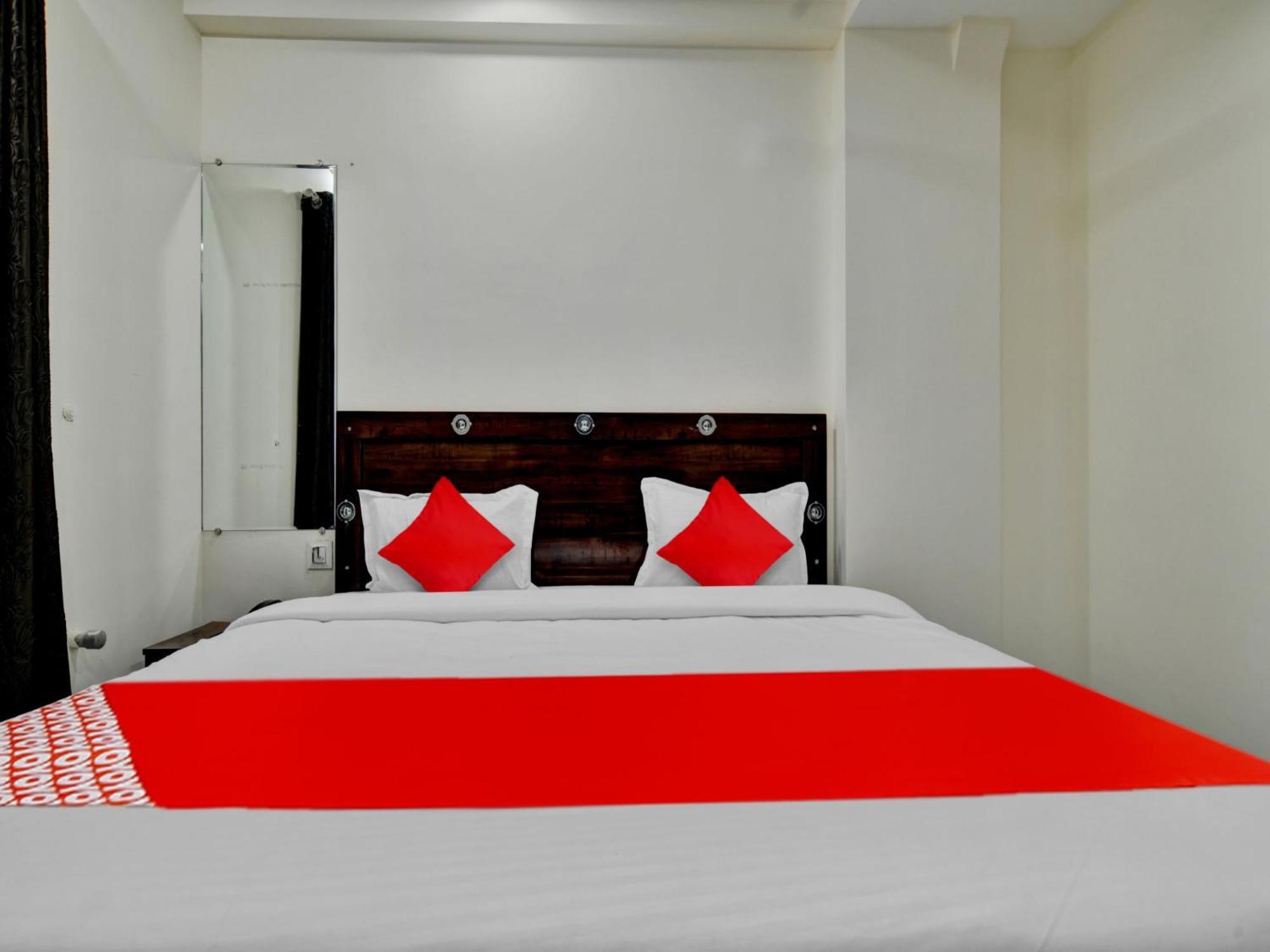 Oyo Hotel Dr Greens Indore Exterior foto