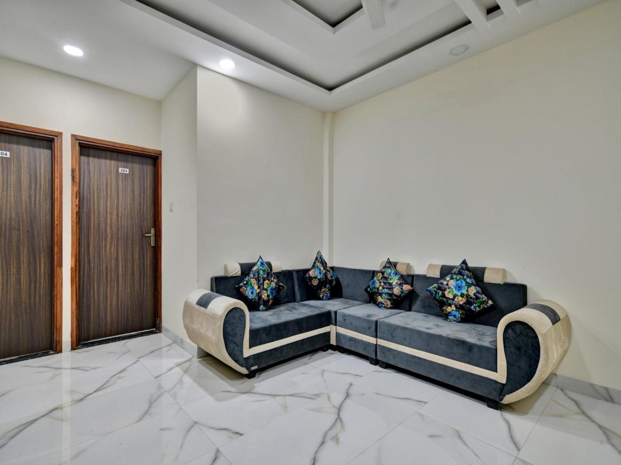 Oyo Hotel Dr Greens Indore Exterior foto